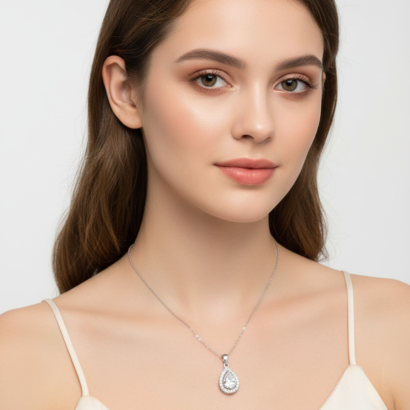 Silver Droplet Elegance - Mlada ženska